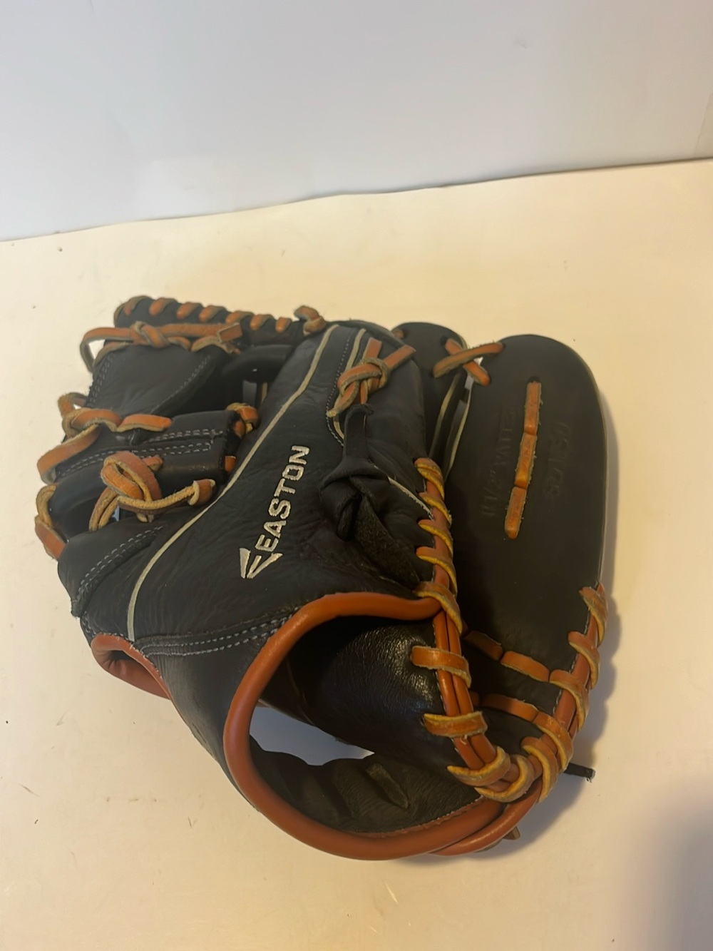 Easton Baseball Glove Game Day 11.5”